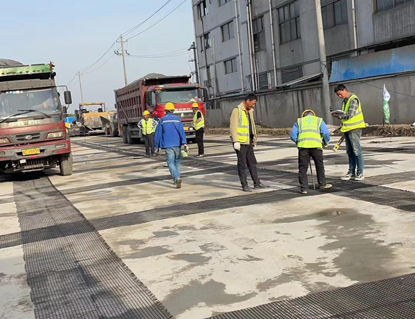 博山老材料的新故事：玻璃纤维土工格栅如何在‘白改黑’浪潮中重获新生？